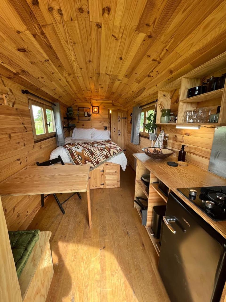 Les Logements Insolites De La Base Nautique Verneuil  Bagian luar foto